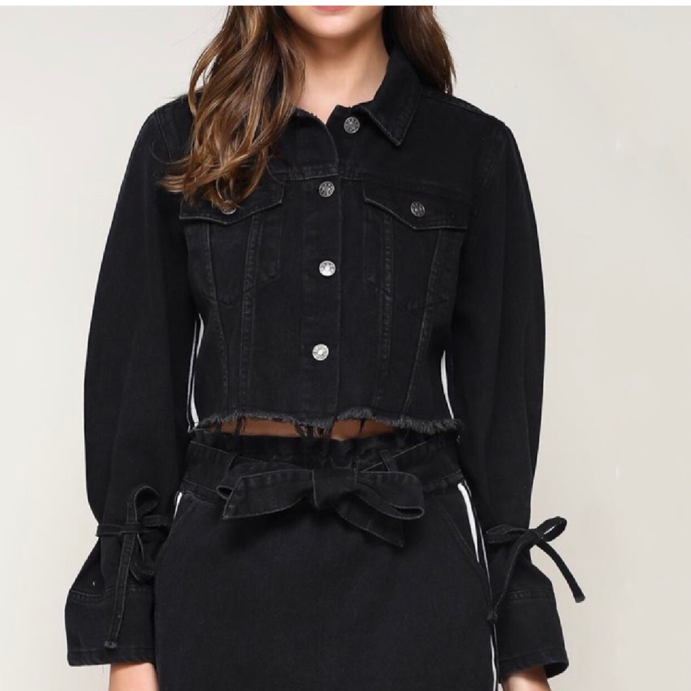 TIE AND BELLS BLACK DISTRESSED CROP JEAN JACKET - Picture 3 of 6